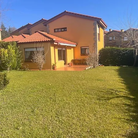 Los Castanos Comillas